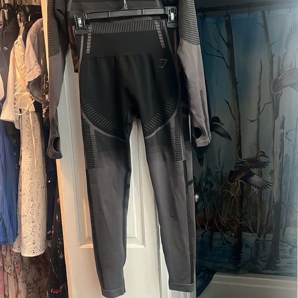 Gym Shark Seamless Set - Picture 2 of 3